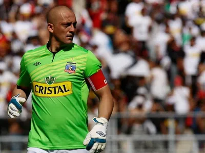 Eduardo Lobos golpea la mesa y exige la contratación de hijo de ex campeón de la Copa Libertadores en Colo-Colo