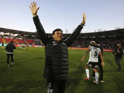 Gustavo Quinteros se refiere a la posibilidad de alargar su vínculo con Colo-Colo