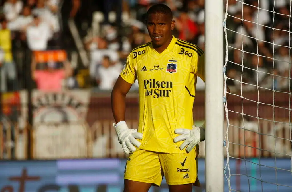 Gustavo Quinteros repasó a Omar Carabalí por sus actuaciones en Colo-Colo.