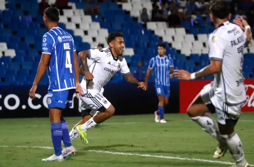 Colo-Colo venció a Godoy Cruz en el partido de ida por la Copa Libertadores.