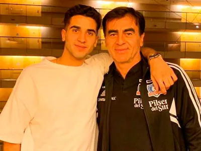 Explotó en redes sociales: Hijo de Gustavo Quinteros sale a desmentir dos fuertes rumores sobre el camarín de Colo-Colo