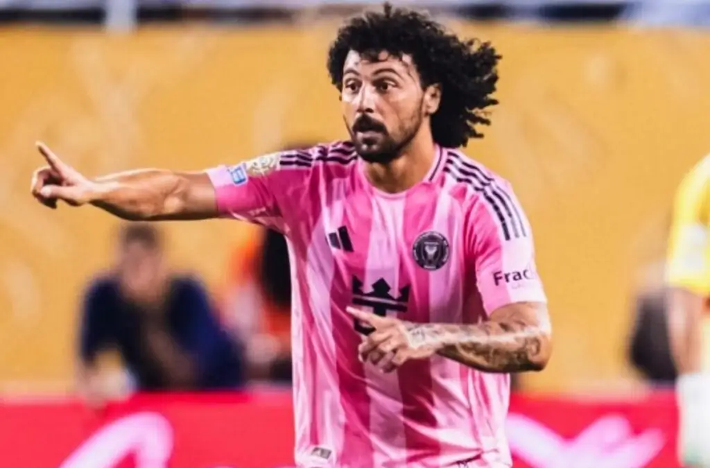 Maximiliano Falcón sonríe dentro y fuera de la cancha.