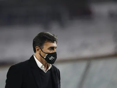 Colo-Colo pide sanciones para Fernando Véjar y apelará la suspensión de Gustavo Quinteros