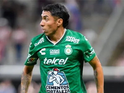Lo postulan como refuerzo: La razón que impediría el fichaje de Luciano Cabral en Colo-Colo para 2025