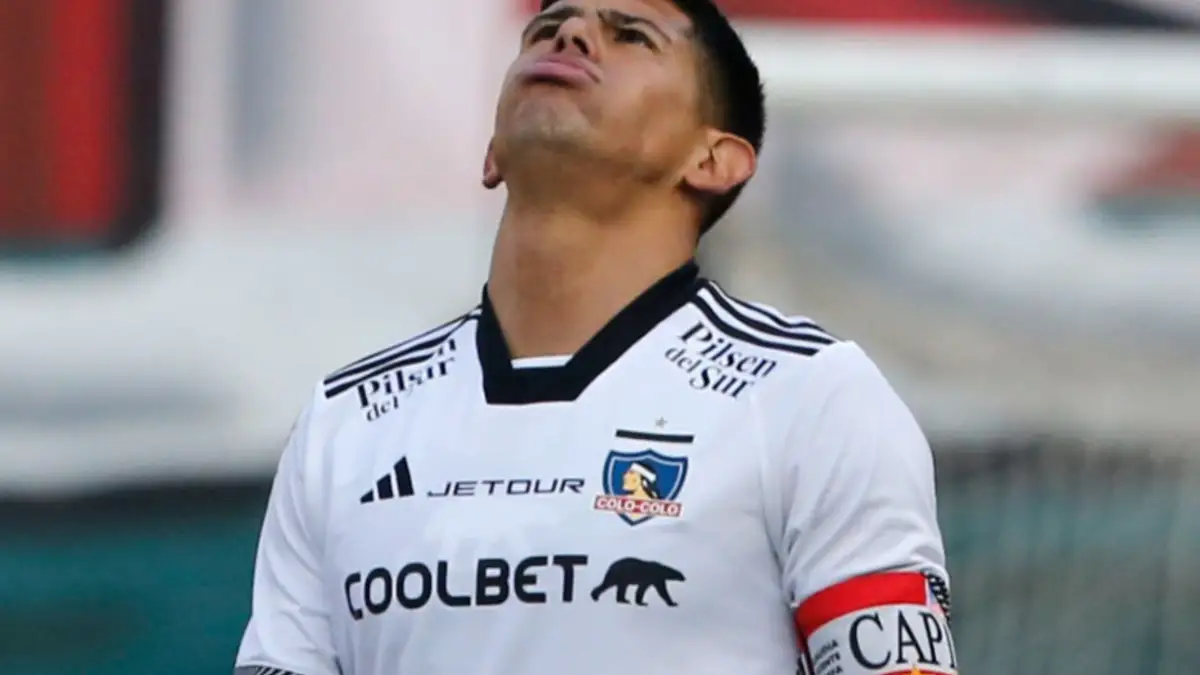 El capitán mostró su descontento con la situación.