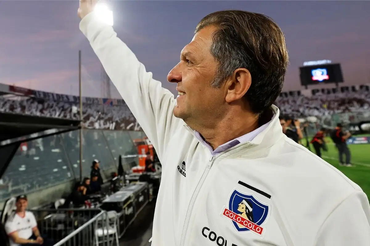 Aníbal Mosa reveló la fecha en que se anunciarán las renovaciones de contrato en Colo-Colo.