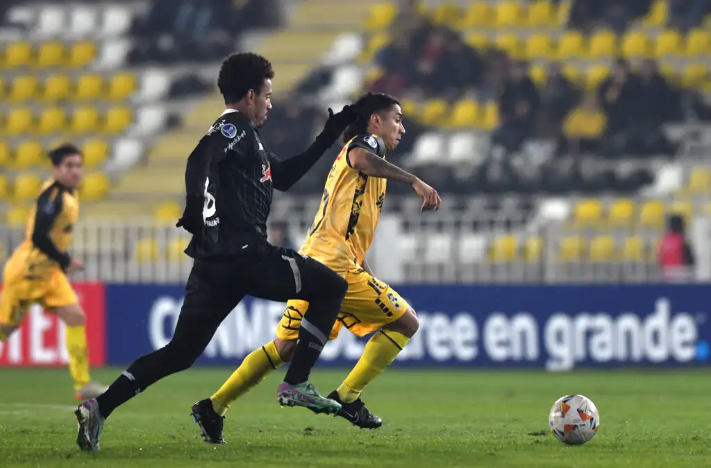 Luciano Cabral en el partido frente a Bragantino por Copa Sudamericana.