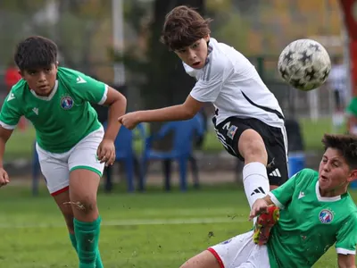 [VIDEO] Revisa el golazo de Santiago Neira, hijo de Manuel Neira que la rompe en la Sub 11 de Colo-Colo