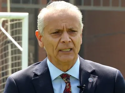 «Qué bárbaro»: Javier Castrilli explota por polémico cobro arbitral durante el Superclásico entre Colo-Colo y la ‘U’