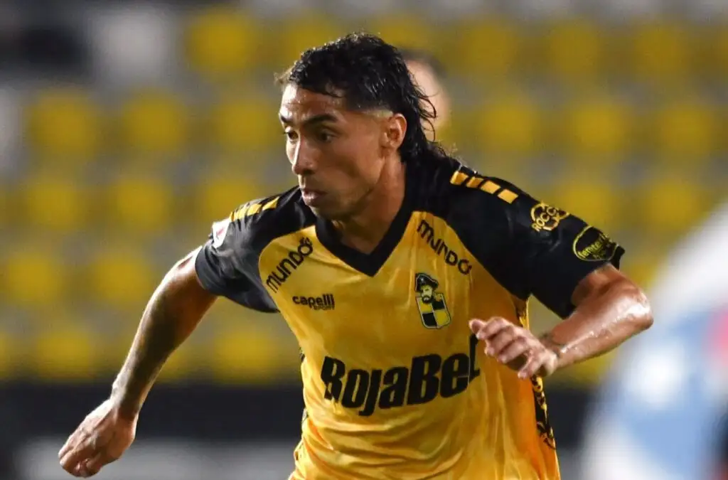 Luciano Cabral se negó a reforzar a Colo-Colo.