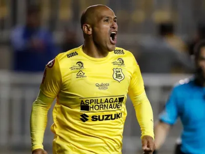 Se despide: Humberto Suazo le puso fecha a su retiro del fútbol profesional