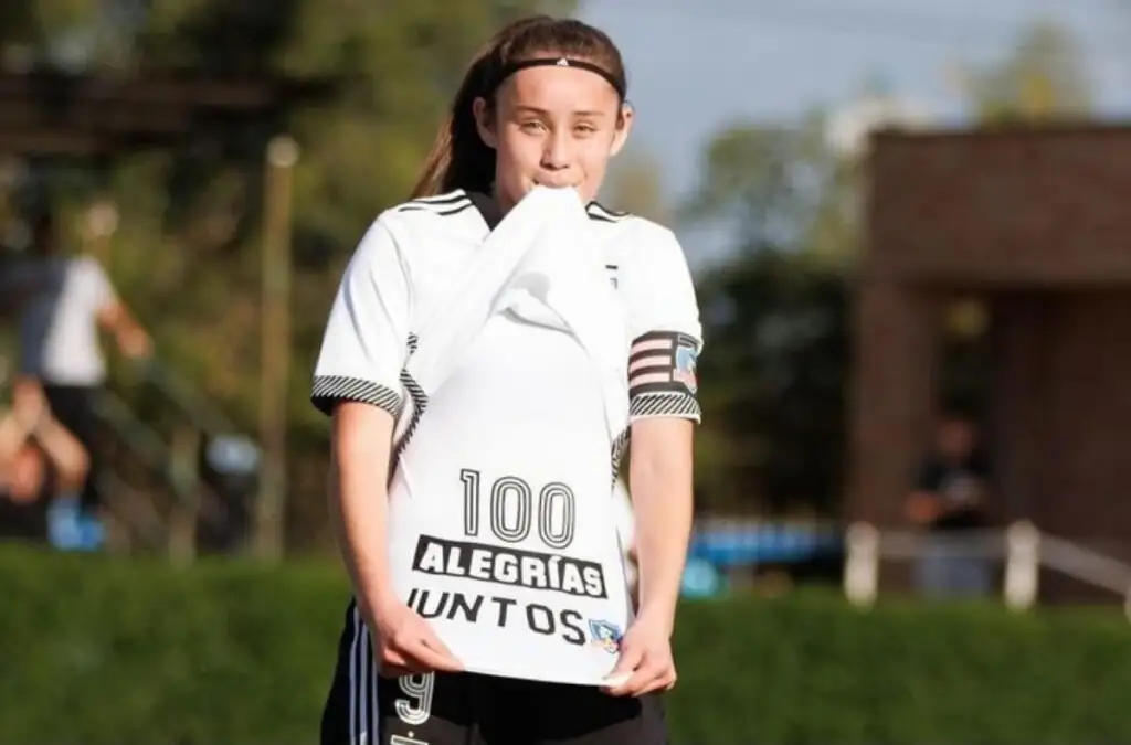 Catalina Muñoz alcanzó los 100 goles con la camiseta de Colo-Colo.