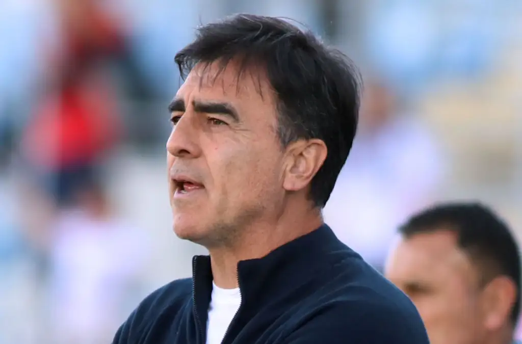 Gustavo Quinteros estaría cerca de La Roja.