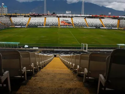 [VIDEO] Adiós vaquero: Así se está retirando el pasto del Estadio Monumental
