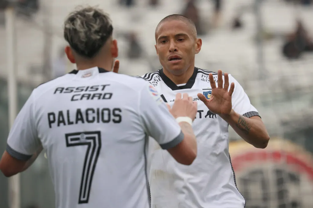 Futbol, Colegio Quillon vs Colo Colo. Octavos de final, Copa Chile 2024. El jugador de Colo Colo Leandro Benegas celebra su gol contra Colegio Quillon durante el partido de octavos de final de la Copa Chile realizado en el estadio Monumental de Santiago, Chile. Dragomir Yankovic/Photosport Football, Colegio Quillon vs Colo Colo. Round of 16, 2024 Copa Chile Championship. Colo ColoÕs player Leandro Benegas celebrates after scoring against Colegio Quillon during the round of sixteen match of the Copa Chile Championship in Monumental stadium, Santiago, Chile. Dragomir Yankovic/Photosport