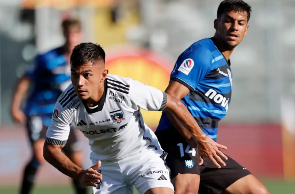 Colo-Colo deberá visitar a Huachipato por el Campeonato Nacional.