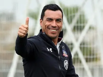 En busca de un sueño: El club que tienta a Esteban Paredes para jugar la Copa Chile