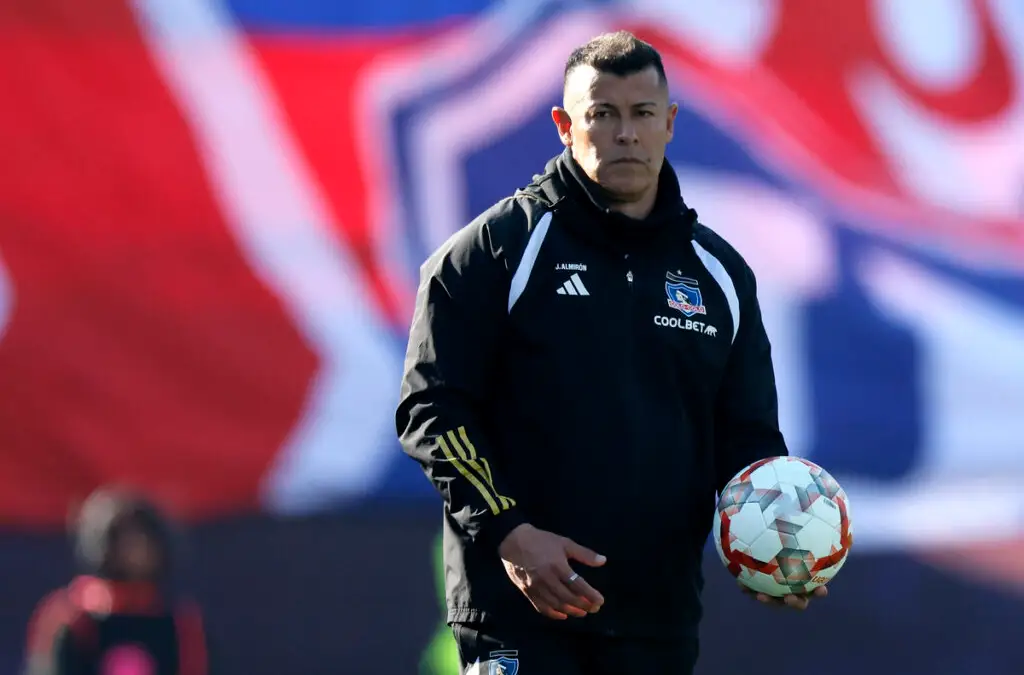 Jorge Almirón lanzó una crítica a la U por su actuación frente a Colo-Colo.