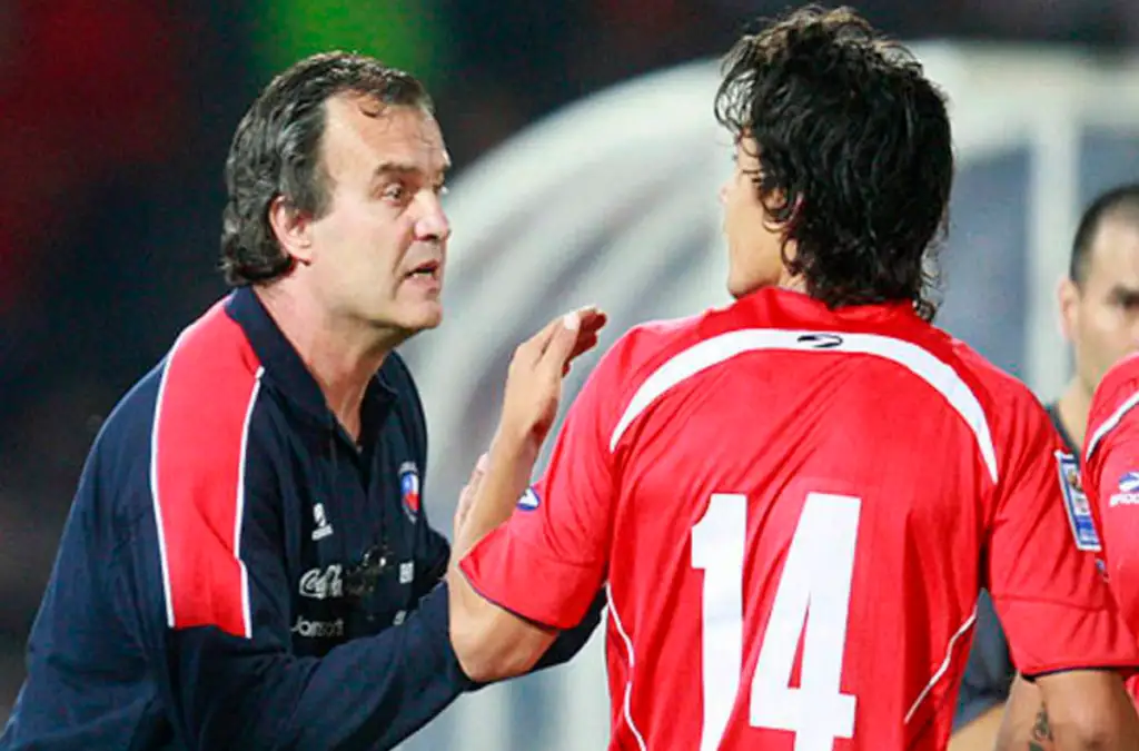 Alexis Sánchez pide características similares a Marcelo Bielsa para escoger al nuevo DT de La Roja.
