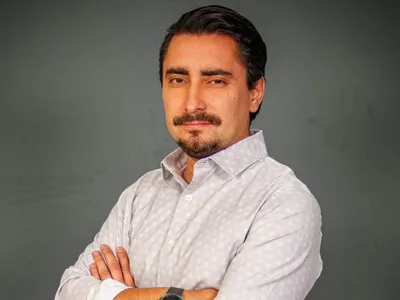 «Se ha notado harto»: Gastón Fauré apuntó a salida de pieza clave en Colo-Colo para explicar la principal falencia de este 2023