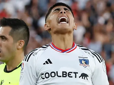 «No entendió nada»: Jordhy Thompson es criticado y generó intenso debate de los hinchas de Colo-Colo en redes sociales