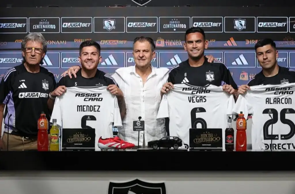 Colo-Colo presentó 5 refuerzos para la temporada 2025.