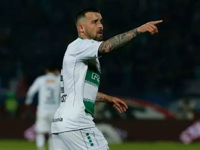 Una verdadera amenaza para Colo-Colo: Matías Donoso buscará romper vigente de Esteban Paredes