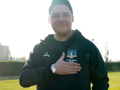 «El más emocionante por el momento del club»: Manuel Neira recuerda orgulloso el título del 2002