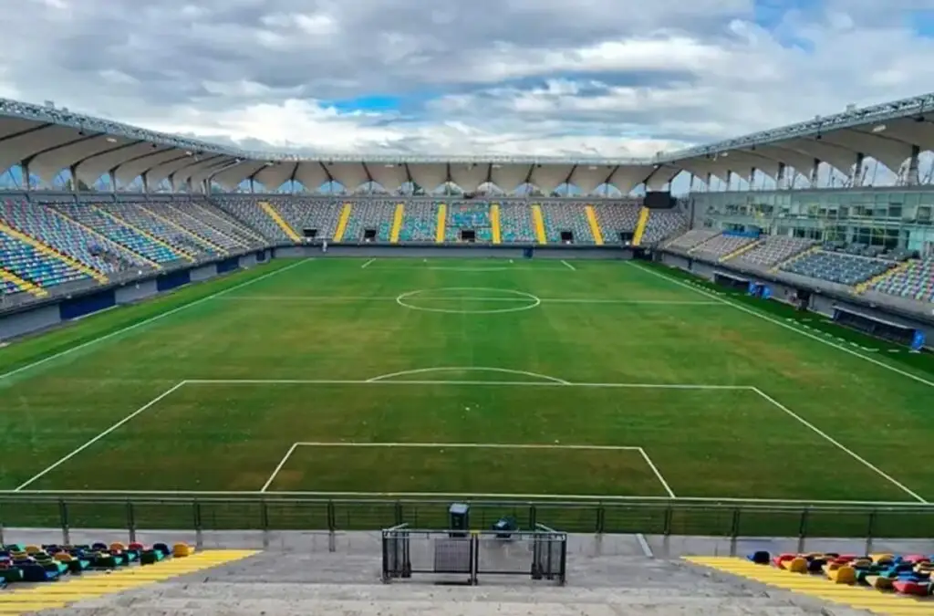 Estadio Bicentenario de La Florida albergaría la Supercopa con público de ambos equipos.