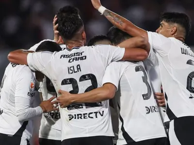 Una baja y dos retornos: Los 23 jugadores citados de Colo-Colo para enfrentar a Real Valladolid