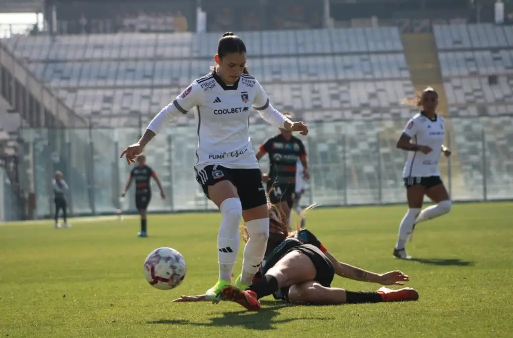 Isidora Olave podría salir de Colo-Colo.