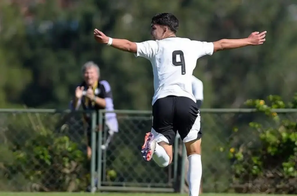 Gadiel Riveros anotó cuatro goles en la Nike Premier Cup.