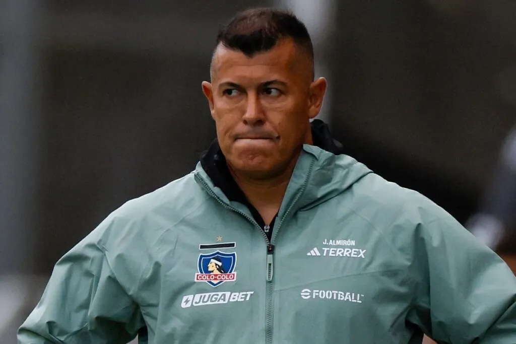 Jorge Almirón prepara la formación de Colo-Colo frente a Palestino