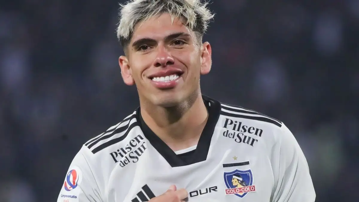 Carlos Palacios volvió al Estadio Monumental tras su nominación a la Selección Chilena.