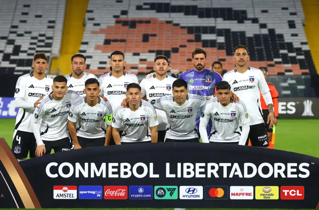 Colo-Colo presentó una formación con varios cambios para enfrentar a Atlético Bucaramanga.
