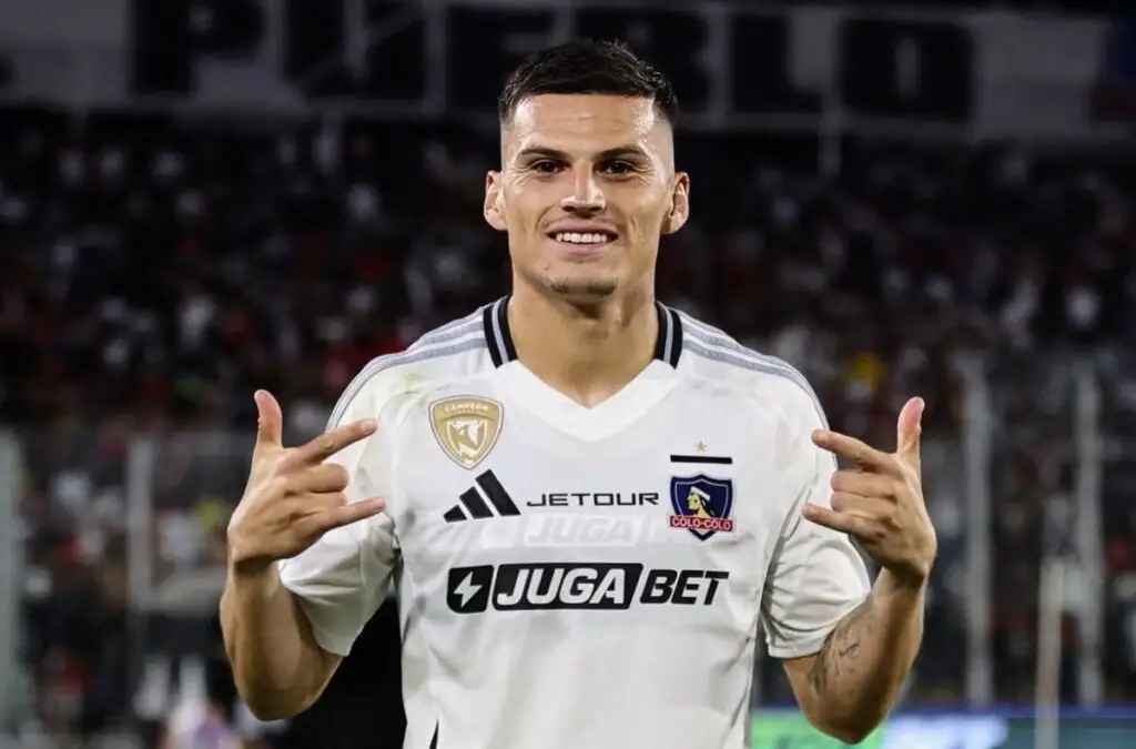 Lucas Cepeda tiene contrato vigente con Colo-Colo hasta diciembre de 2026.
