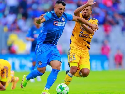 «Renuncia ya»: Hinchas de Cruz Azul piden la salida de Iván Morales tras quedar fuera de la Liga MX