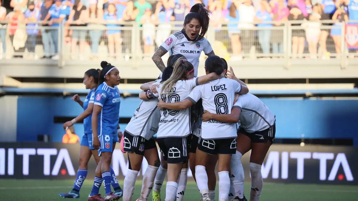 Las Albas lograron su tercer título consecutivo. Dragomir Yankovic/Photosport.