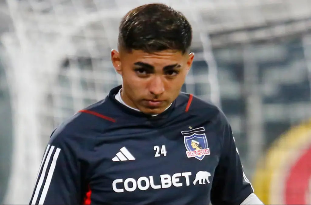 El futuro de Jordhy Thompson en Colo-Colo está en el aire.