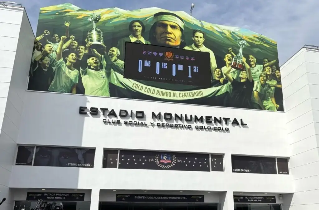 Hinchas eligieron la mejor formación de la historia de Colo-Colo.