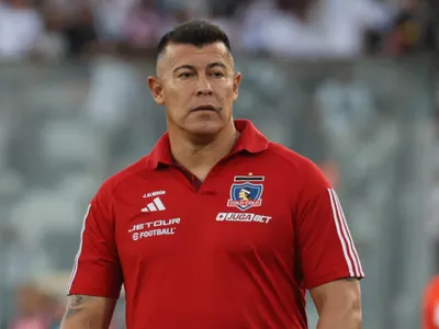 «Se tiene que hacer la revisión médica»: Jorge Almirón reveló el nombre del tercer refuerzo de Colo-Colo