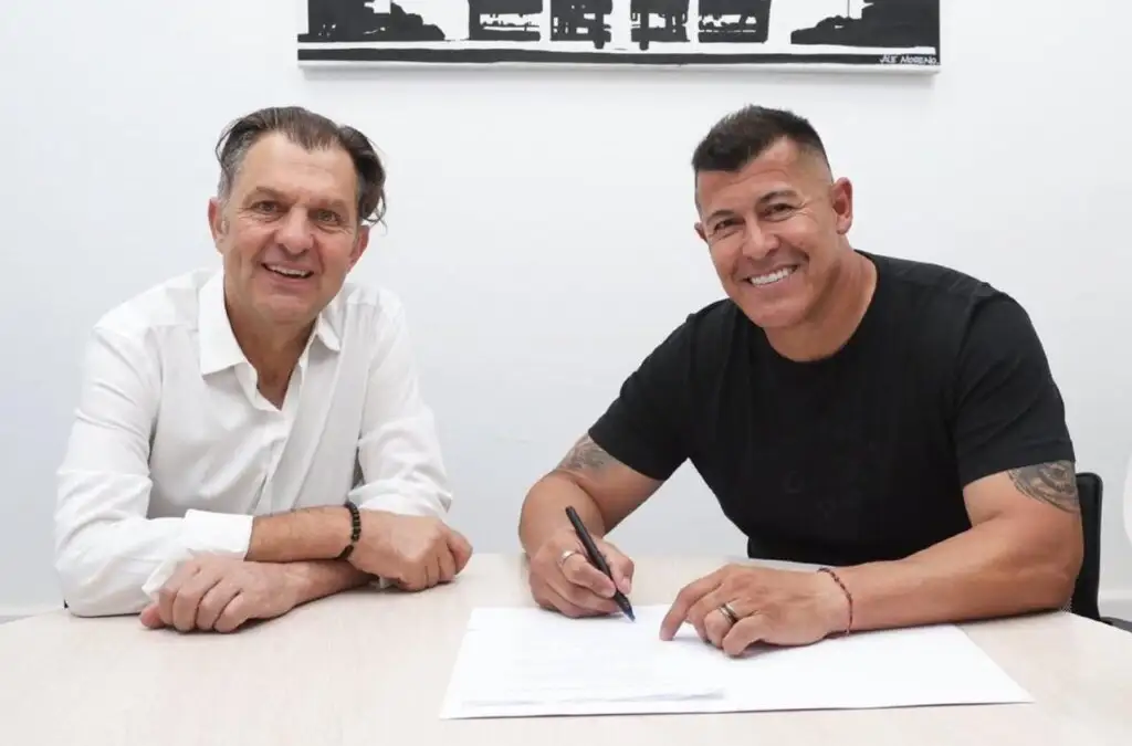 Jorge Almirón extendió su contrato hasta finales del 2026.