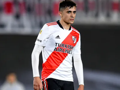 No lo pasa bien: Pablo Solari recibe ácidas críticas de los hinchas tras un nuevo partido de River Plate