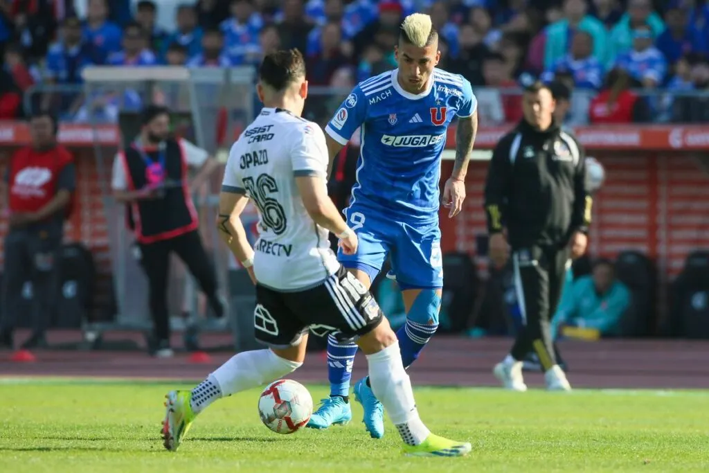 Opazo jugando el Superclásico.