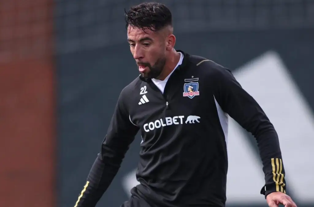 Mauricio Isla prepara su debut en Colo-Colo.