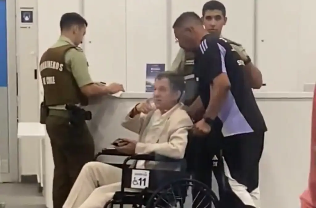 Aníbal Mosa habría recibido un golpe de puño en la reunión de directorio de Blanco y Negro.