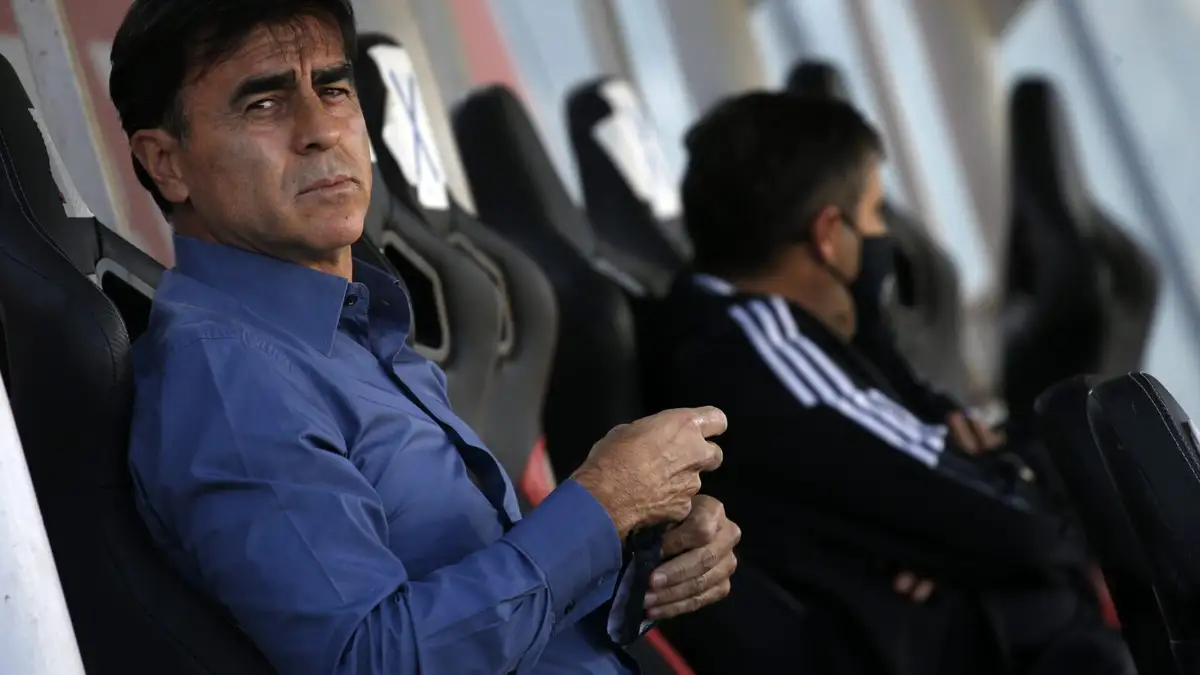 Futbol, Colo Colo vs Union La Calera. Fecha 1, campeonato Nacional 2021. El entrenador de Colo Colo Gustavo Quinteros es fotografiado durante el partido de primera division contra Union La Calera disputado en el estadio Monumental de Santiago, Chile. 27/03/2021 Andres Pina/Photosport Football, Colo Colo vs Union La Calera. First date, 2021 National Championship. Colo Colo’s coach Gustavo Quinteros is pictured during the first division match against Union La Calera held at the Monumental stadium in Santiago, Chile. 27/03/2021 Andres Pina/Photosport