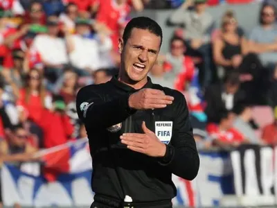 “Nos robó”: La fuerte acusación contra el juez que arbitrará a Colo-Colo frente a Fluminense
