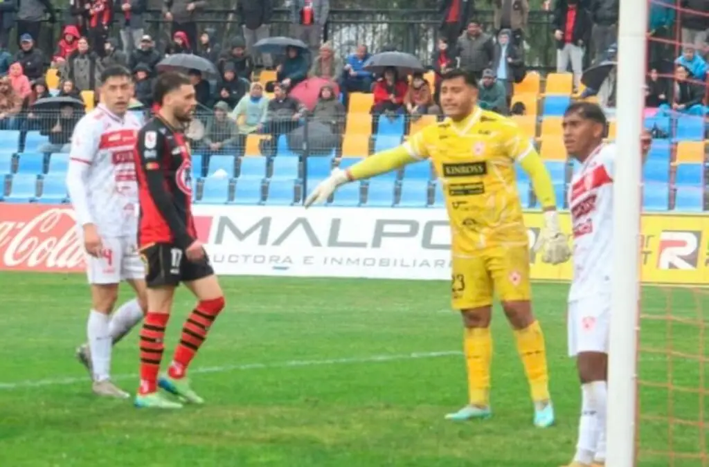 El arquero fue titular en el pasado encuentro ante Rangers.