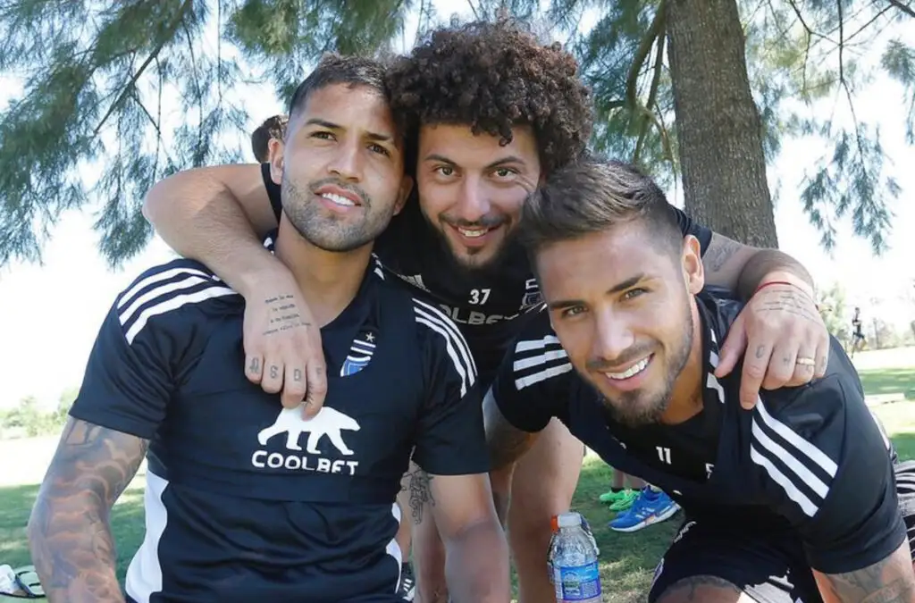 Ignacio Jara (a la izquierda) no será considerado por Jorge Almirón en Colo-Colo.